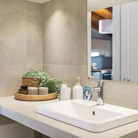 公寓 Sage Lovely Loft In The Heart Of 罗希姆诺